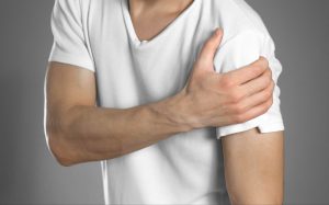 ombro-congelado-como-o-pilates-pode-ajudar-no-tratamento