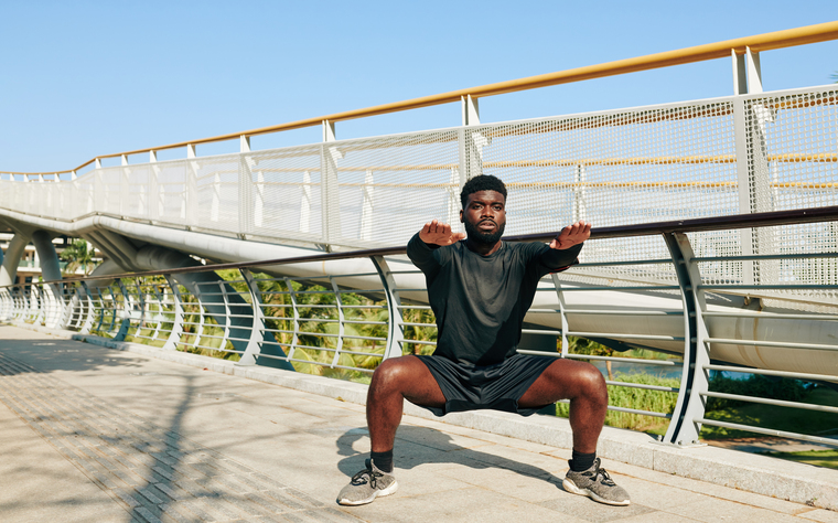 A Mais Fitness - O Agachamento sumô tem como característica, ser