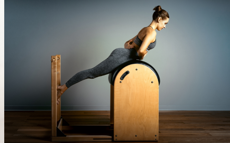 8 exercícios no Ladder Barrel para diversificar suas aulas de Pilates