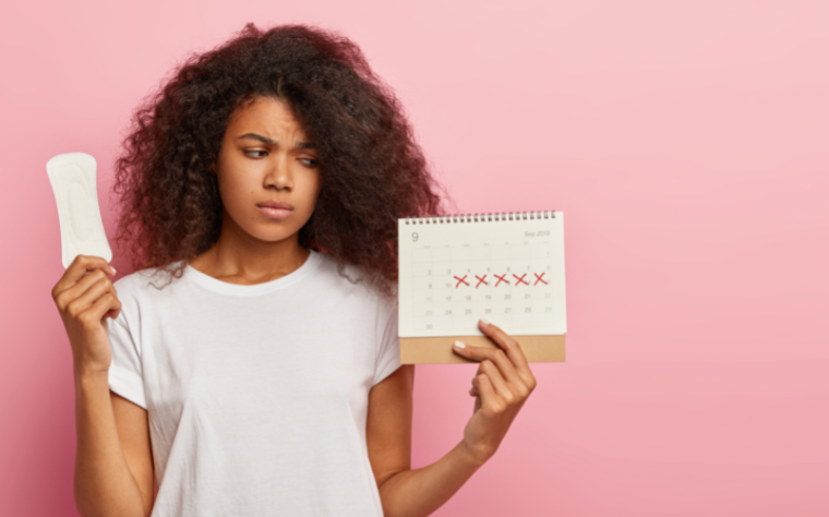 Menstruação atrasada nem sempre é gravidez. Confira outras razões