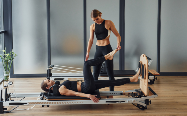 5 exercícios funcionais nos aparelhos de Pilates