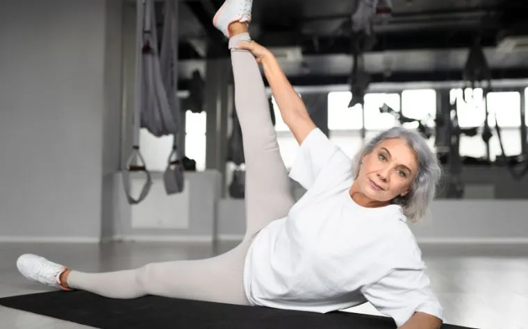 Pilates após os 50: 4 exercícios fáceis de executar para quem tem mais de 50 anos