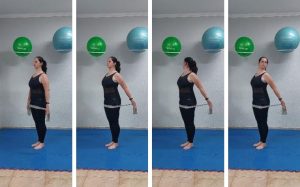 chest-expansion-com-faixa-elástica-satanding-pilates